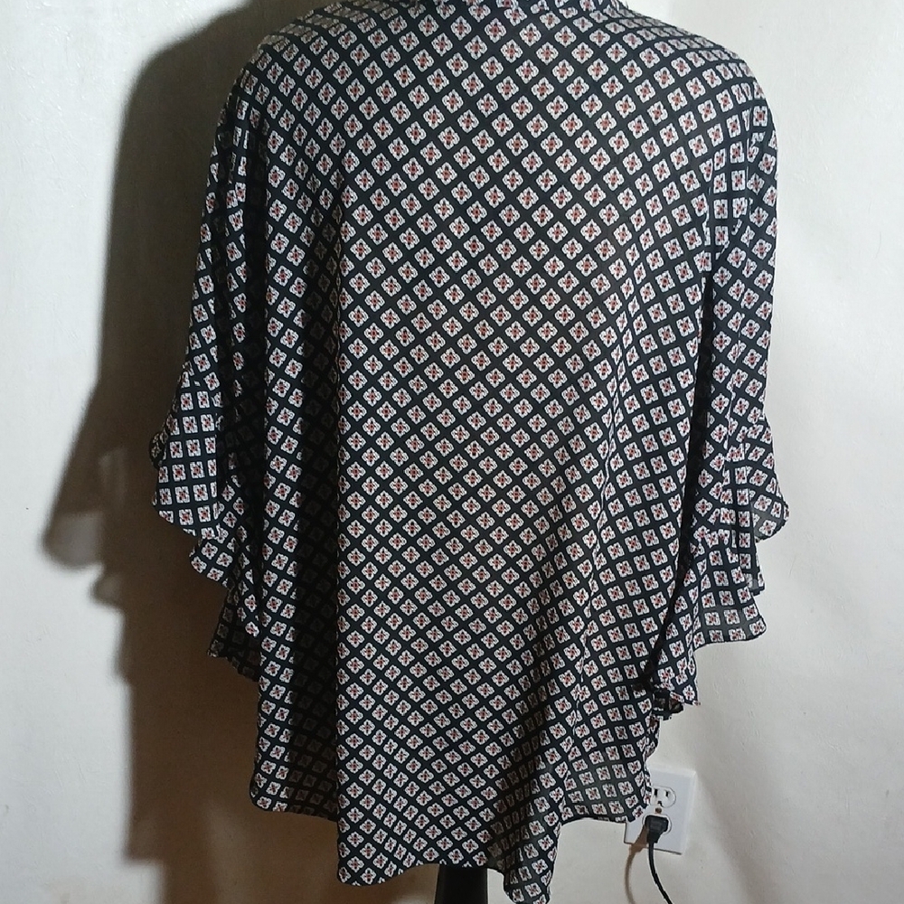 Vince Camuto Women's Blouse and Brown  Geometric Pin Ruxk Ruffled  SLEE - Picture 3 of 4